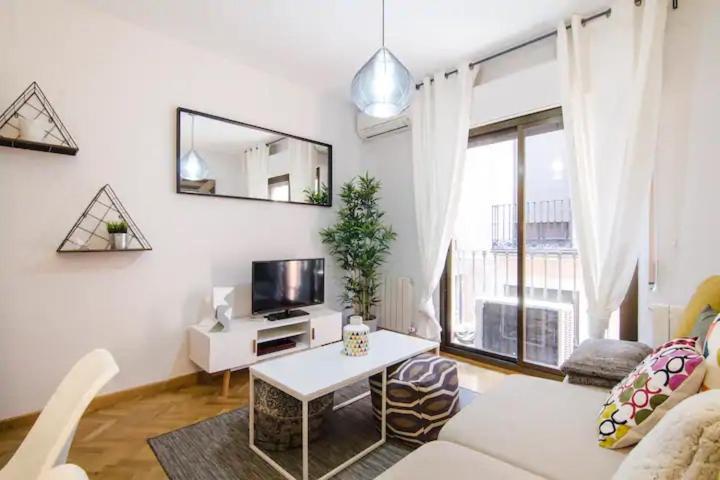 Bright & Spacious- City Center- 2Rooms-2Bathrooms Мадрид Екстериор снимка