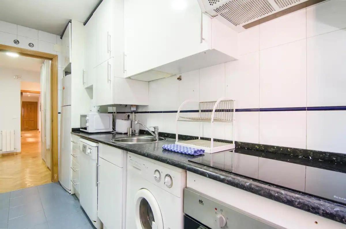 Bright & Spacious- City Center- 2Rooms-2Bathrooms Мадрид Екстериор снимка