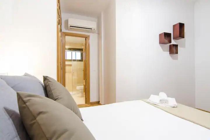 Bright & Spacious- City Center- 2Rooms-2Bathrooms Мадрид Екстериор снимка