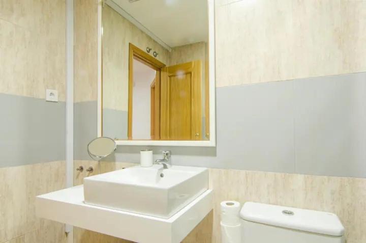Bright & Spacious- City Center- 2Rooms-2Bathrooms Мадрид Екстериор снимка