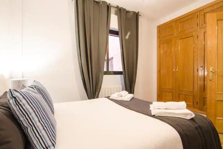 Bright & Spacious- City Center- 2Rooms-2Bathrooms Мадрид Екстериор снимка